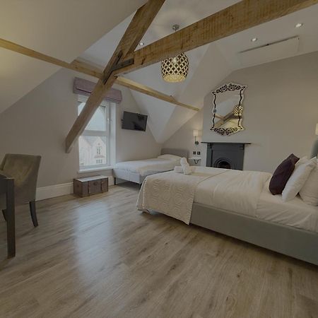 Number One Hundred Bed And Breakfast Cardiff Bagian luar foto