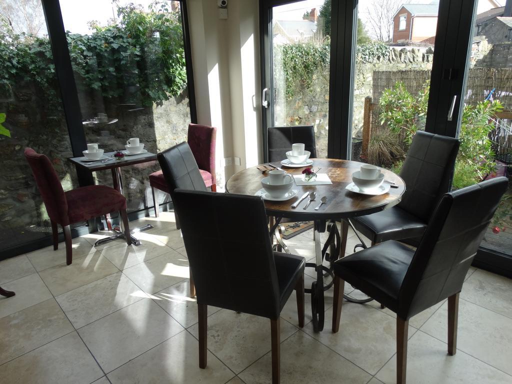Number One Hundred Bed And Breakfast Cardiff Bagian luar foto