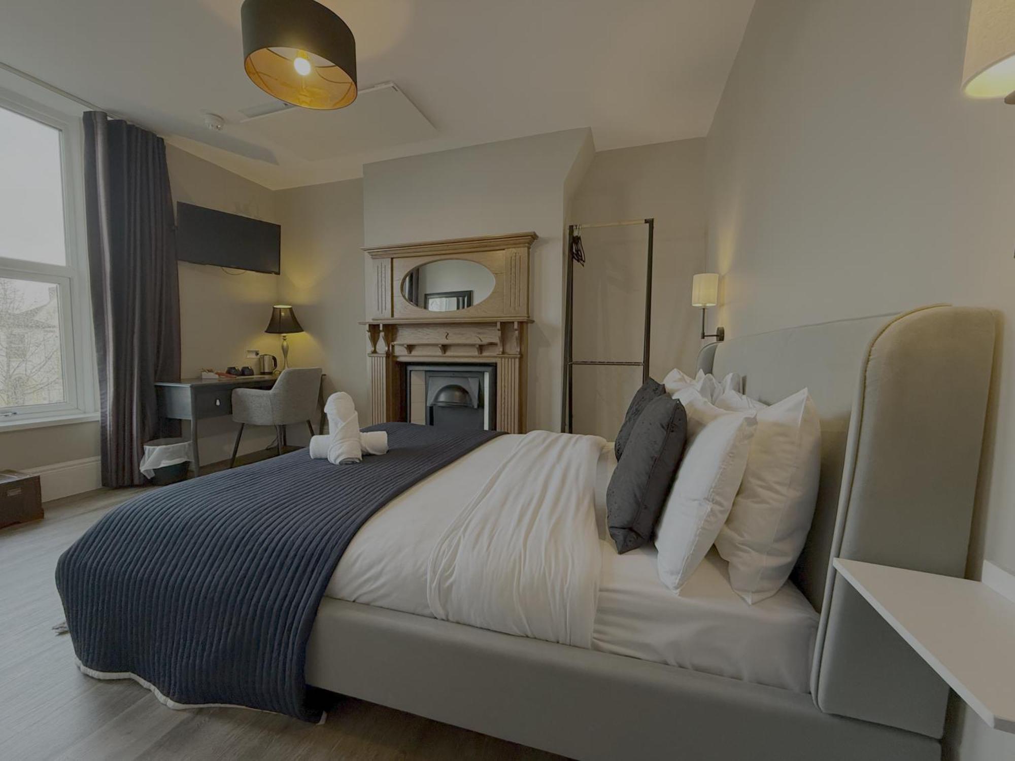 Number One Hundred Bed And Breakfast Cardiff Bagian luar foto
