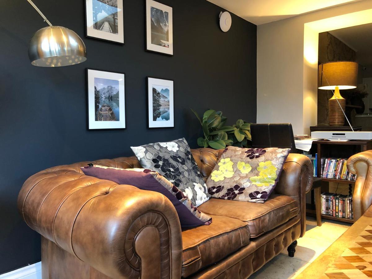 Number One Hundred Bed And Breakfast Cardiff Bagian luar foto